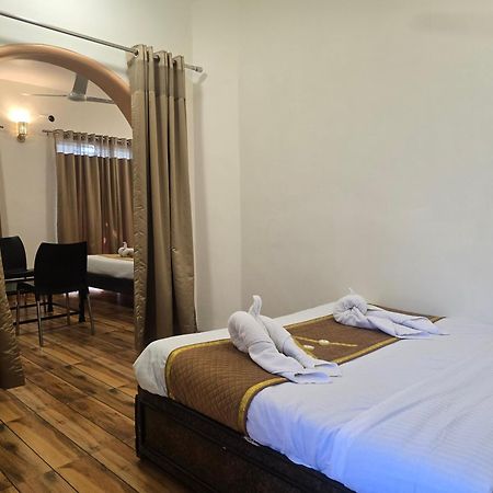 Hotel Vyankatesh & Pure Veg Restaurant Mahābaleshwar Kültér fotó