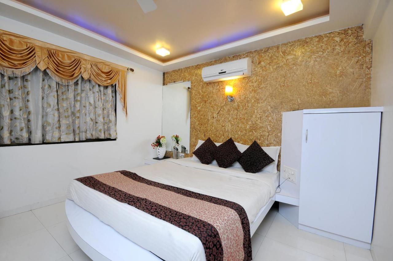 Hotel Vyankatesh & Pure Veg Restaurant Mahābaleshwar Kültér fotó