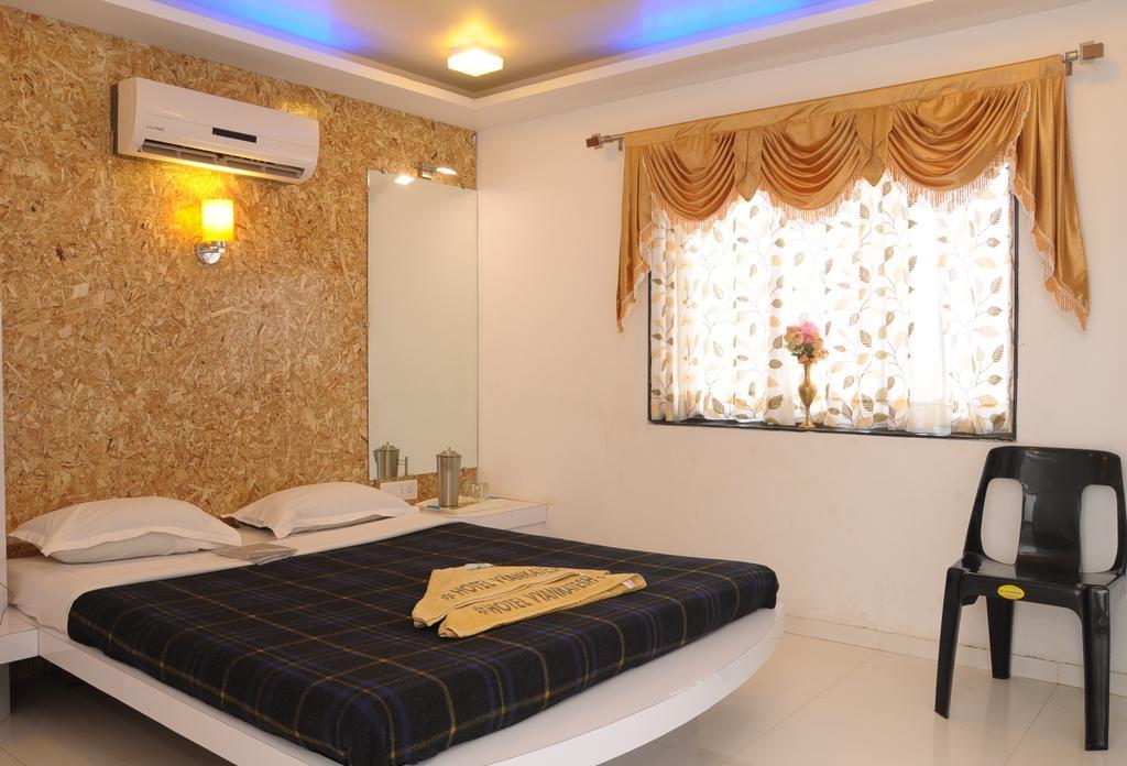 Hotel Vyankatesh & Pure Veg Restaurant Mahābaleshwar Szoba fotó