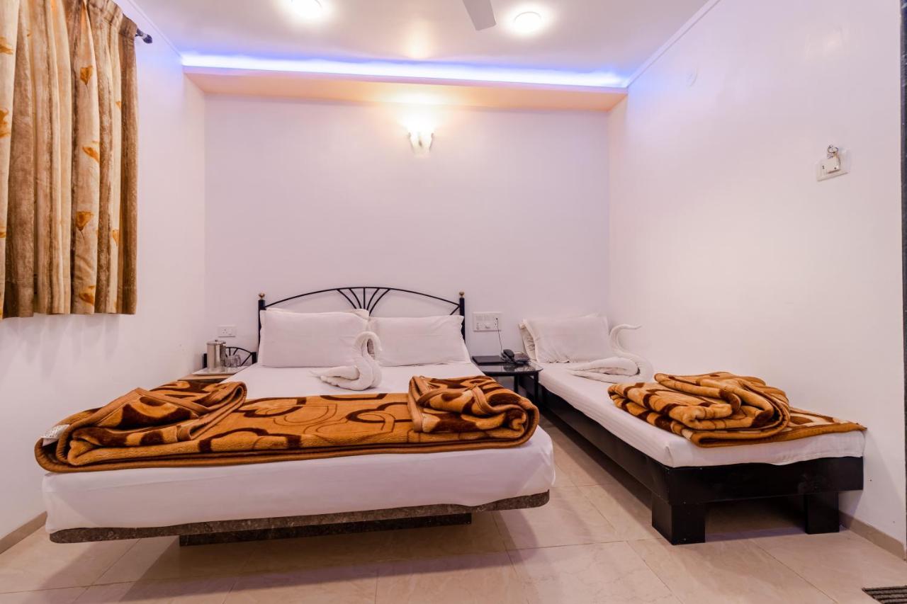 Hotel Vyankatesh & Pure Veg Restaurant Mahābaleshwar Kültér fotó