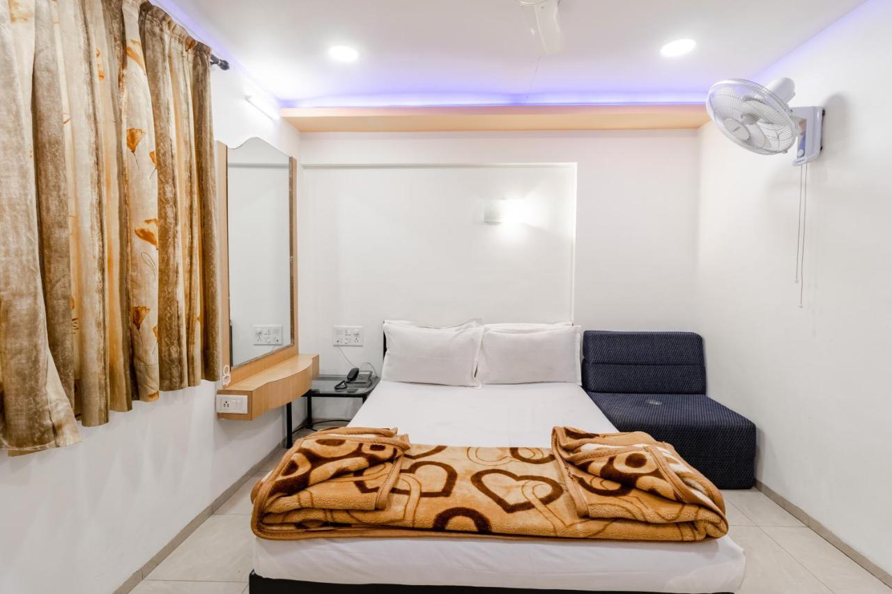 Hotel Vyankatesh & Pure Veg Restaurant Mahābaleshwar Kültér fotó