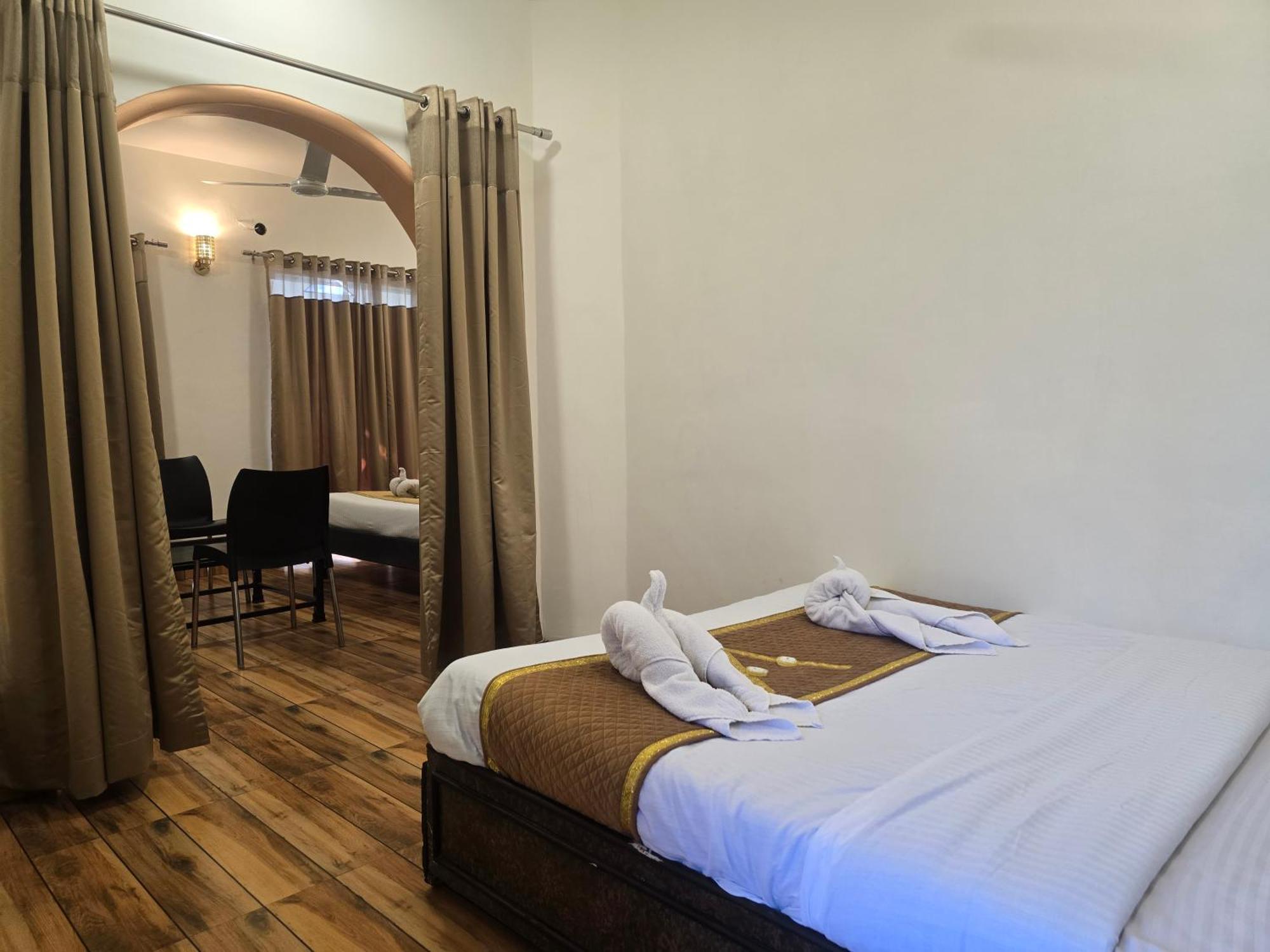 Hotel Vyankatesh & Pure Veg Restaurant Mahābaleshwar Kültér fotó