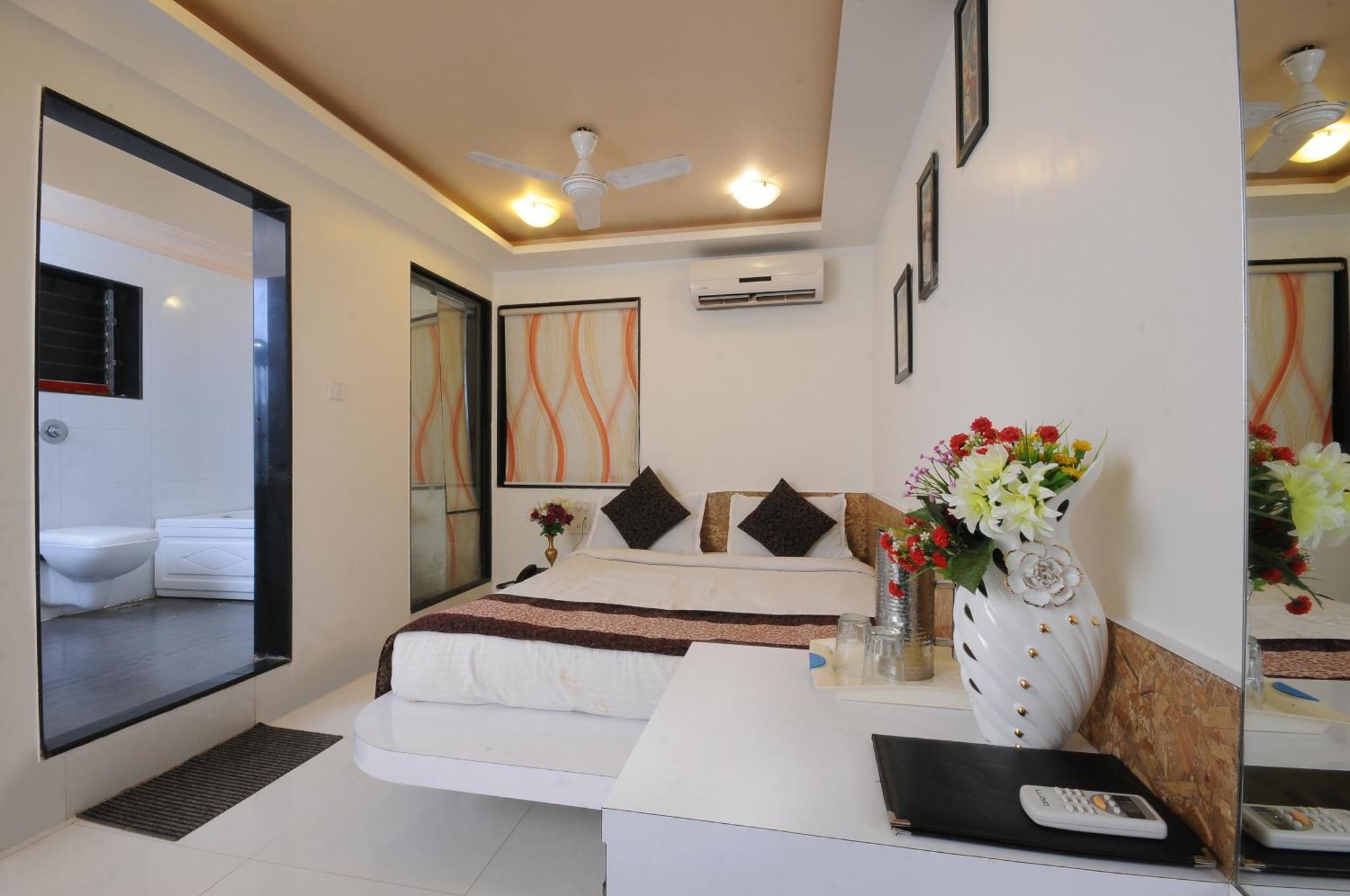 Hotel Vyankatesh & Pure Veg Restaurant Mahābaleshwar Kültér fotó