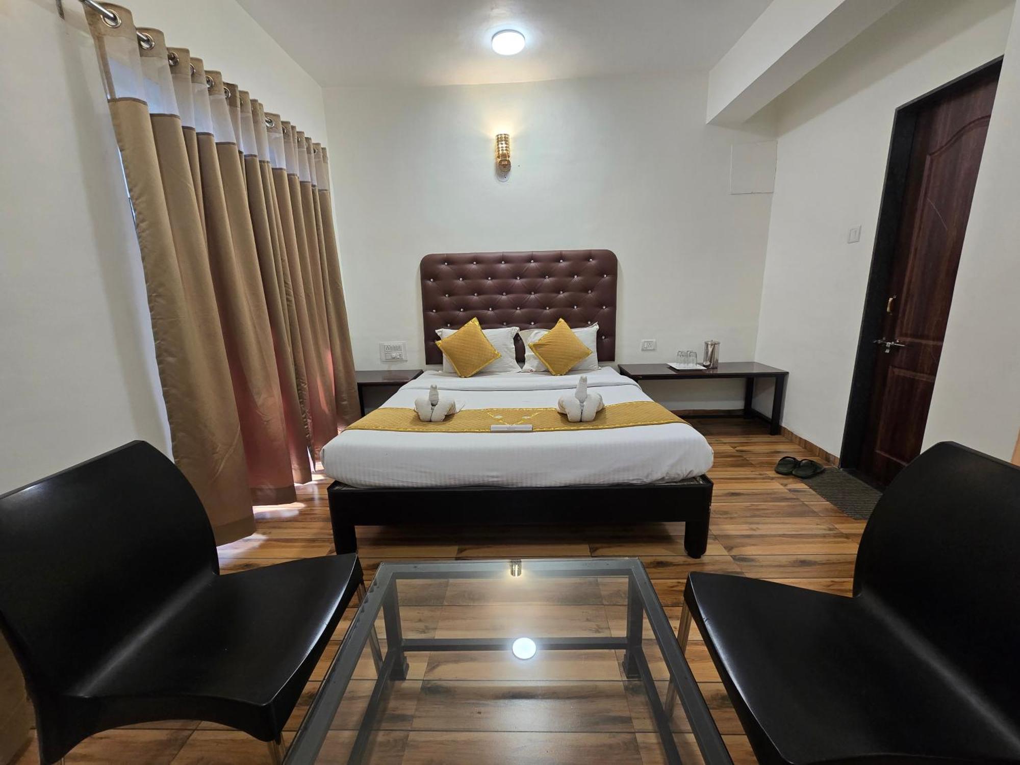 Hotel Vyankatesh & Pure Veg Restaurant Mahābaleshwar Kültér fotó