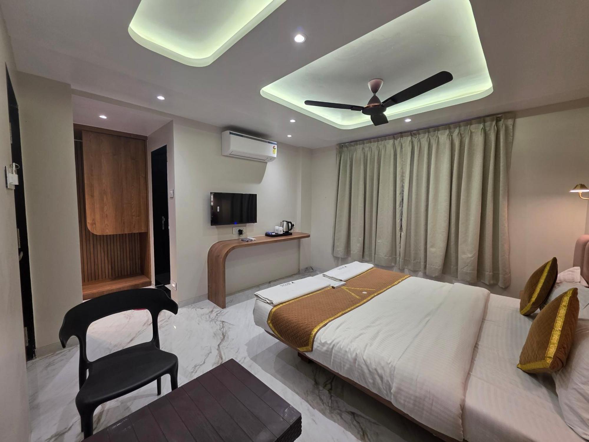 Hotel Vyankatesh & Pure Veg Restaurant Mahābaleshwar Kültér fotó