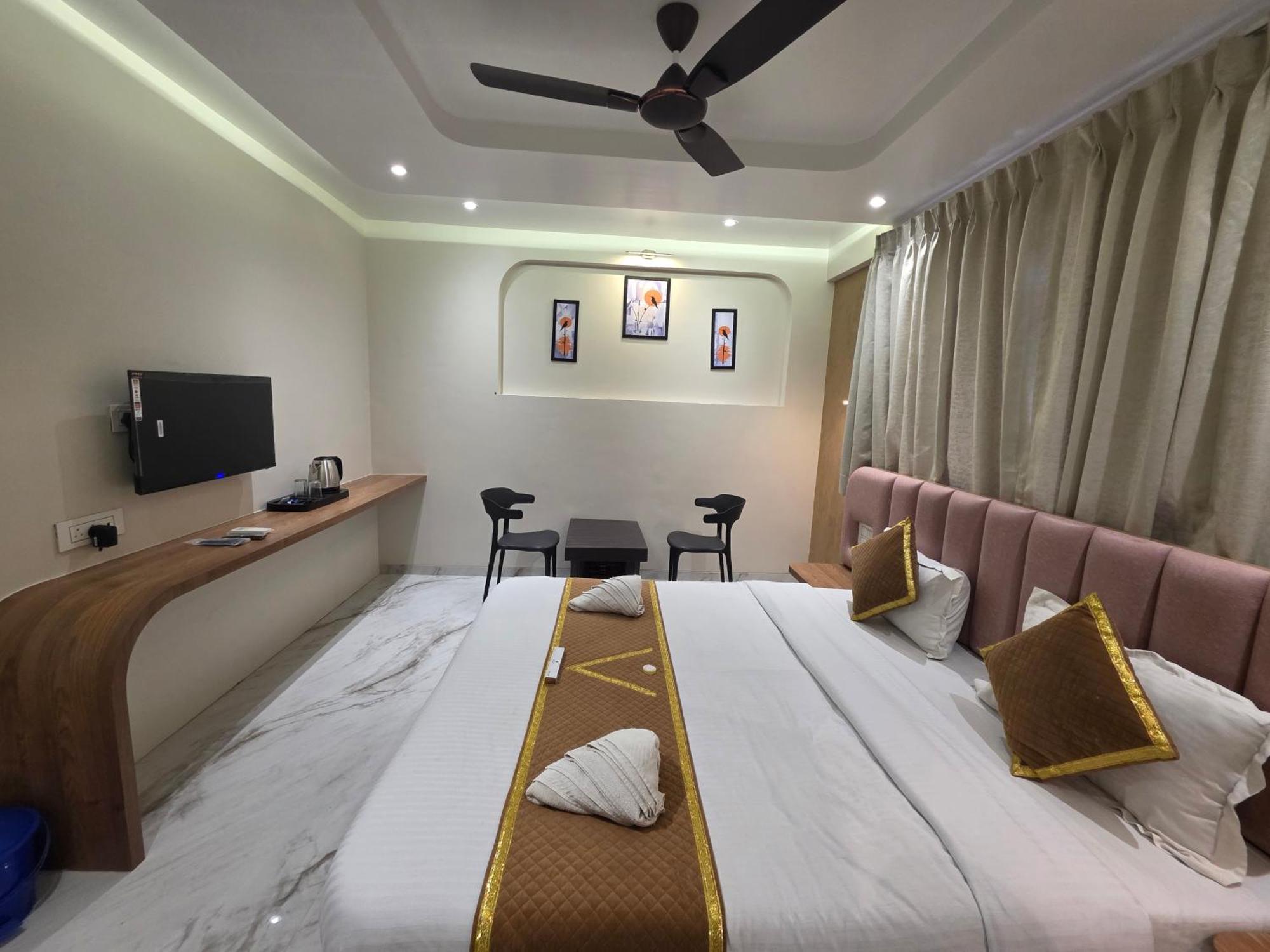 Hotel Vyankatesh & Pure Veg Restaurant Mahābaleshwar Kültér fotó