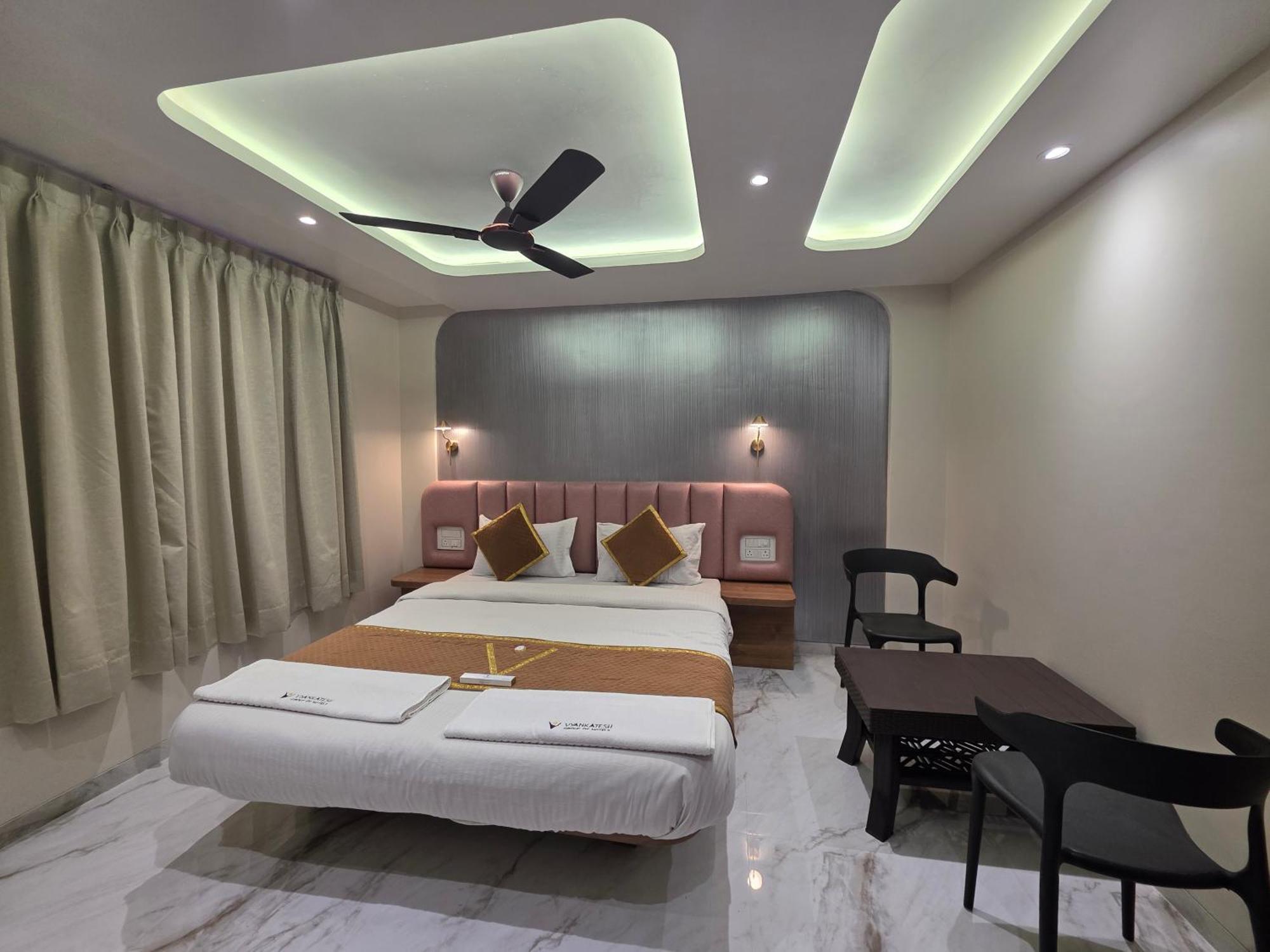 Hotel Vyankatesh & Pure Veg Restaurant Mahābaleshwar Kültér fotó
