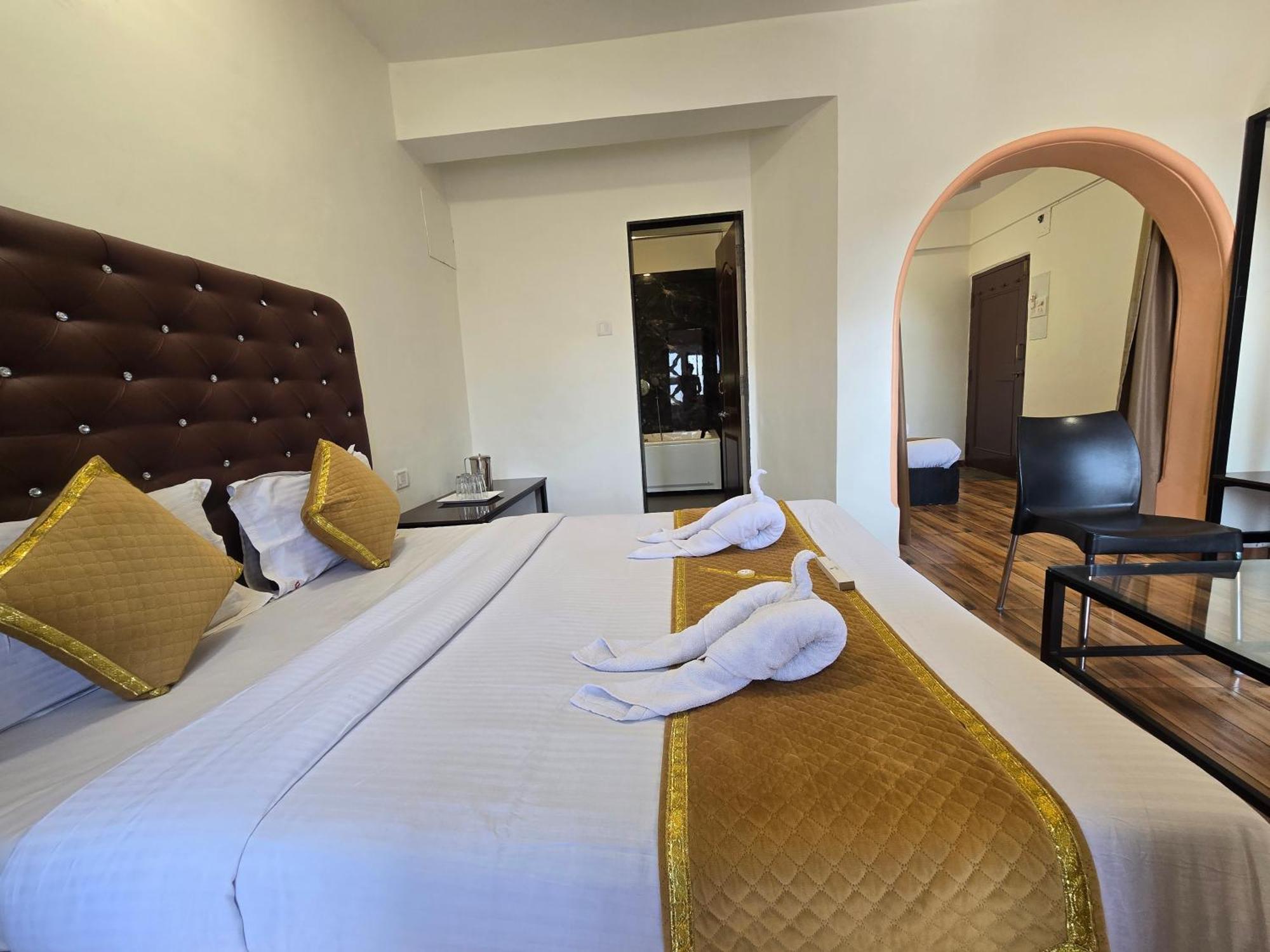 Hotel Vyankatesh & Pure Veg Restaurant Mahābaleshwar Kültér fotó