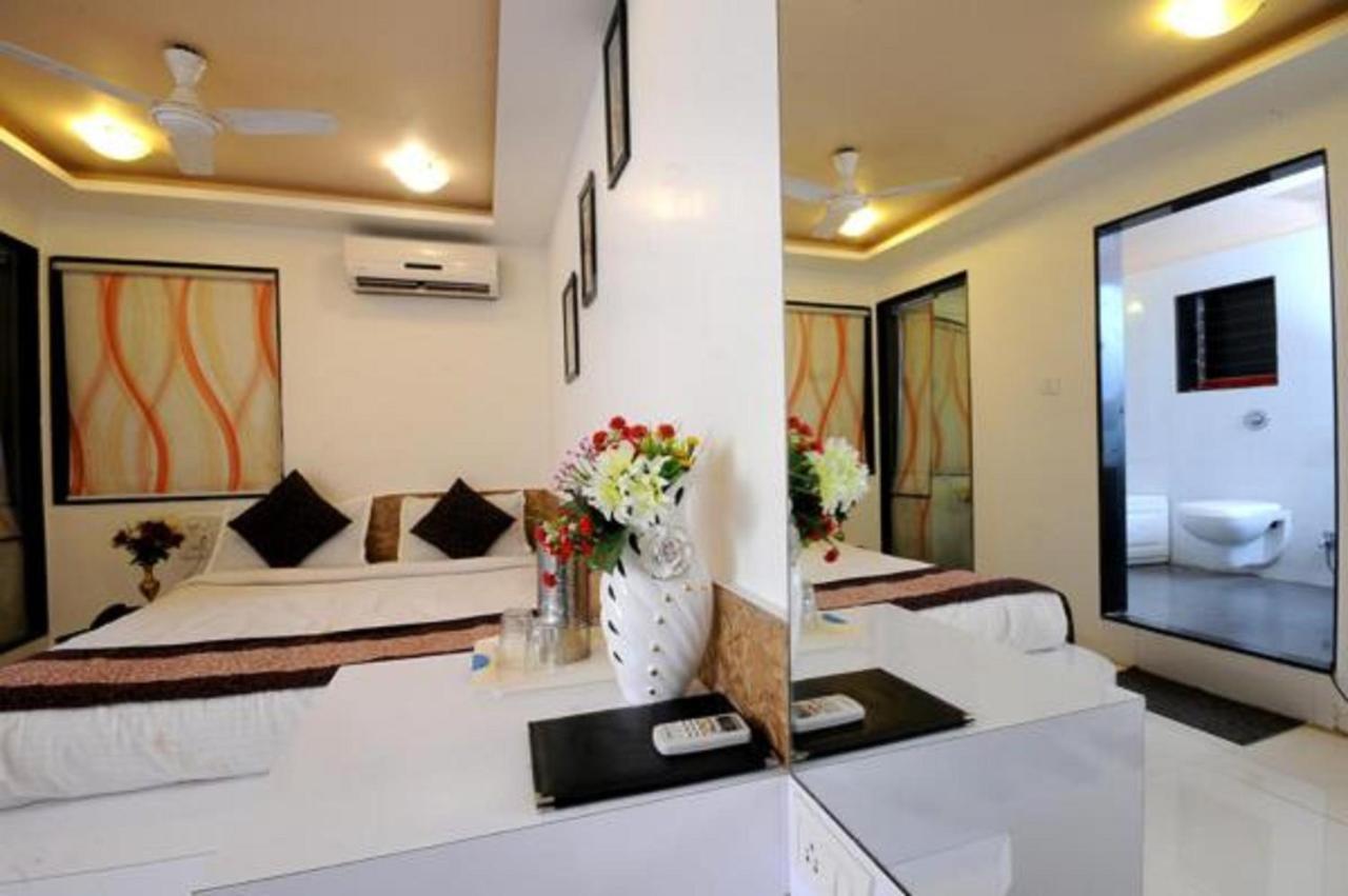 Hotel Vyankatesh & Pure Veg Restaurant Mahābaleshwar Kültér fotó
