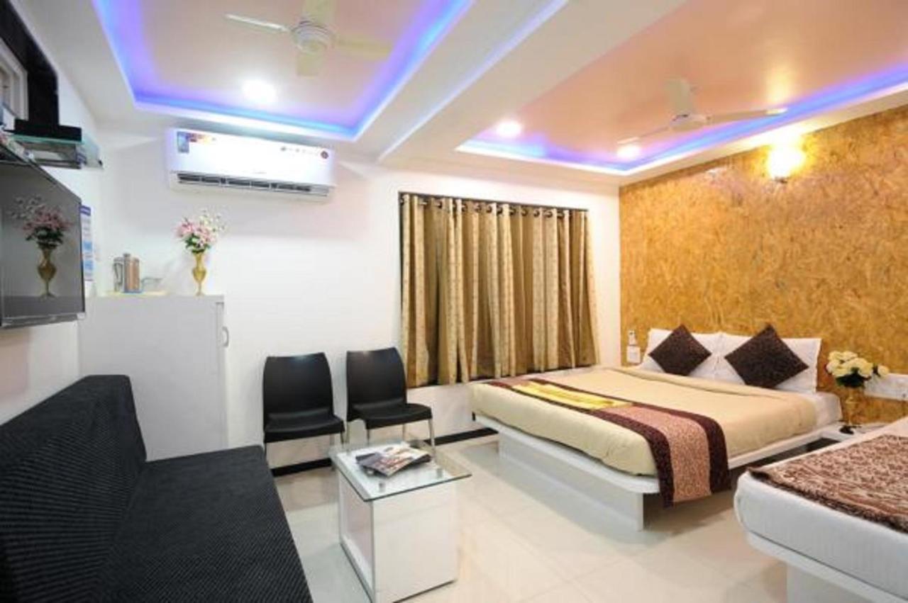 Hotel Vyankatesh & Pure Veg Restaurant Mahābaleshwar Kültér fotó
