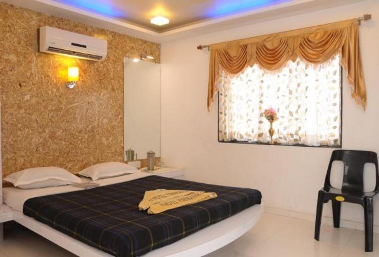 Hotel Vyankatesh & Pure Veg Restaurant Mahābaleshwar Kültér fotó